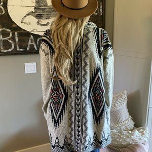 Native Print Boho Blanket Cardigan Sweater Shop Fig - excellent condition